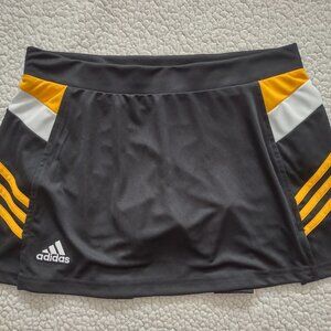 NWT Adidas Climalite black yellow white athletic skort ladies size Medium